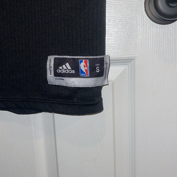 Adidas Chicago Bulls Jersey - Picture 3 of 6